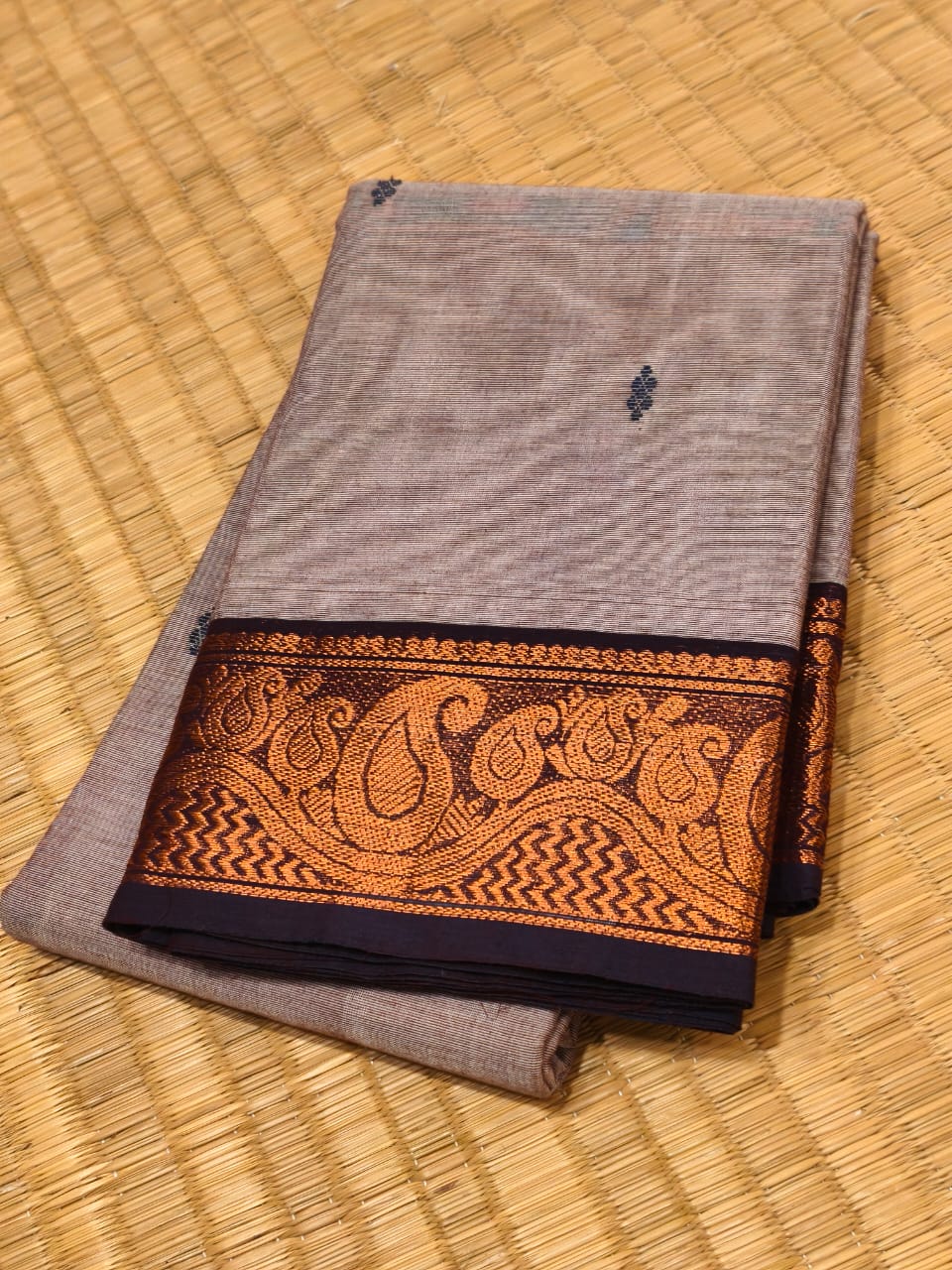 KANCHI COTTON SAREE WITH CONTRAST ZARI BORDER