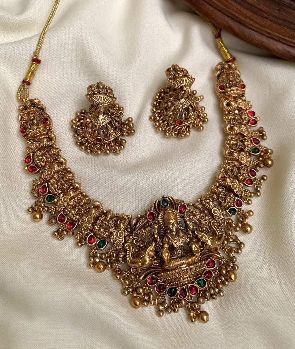 necklace and earing set