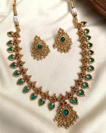 ELEGANT CHAIN AND EARRING SET