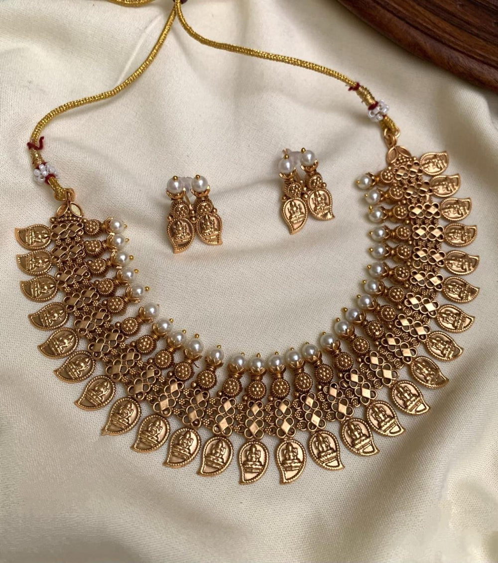 TRADITIONAL MAANGA NECKLACE SET
