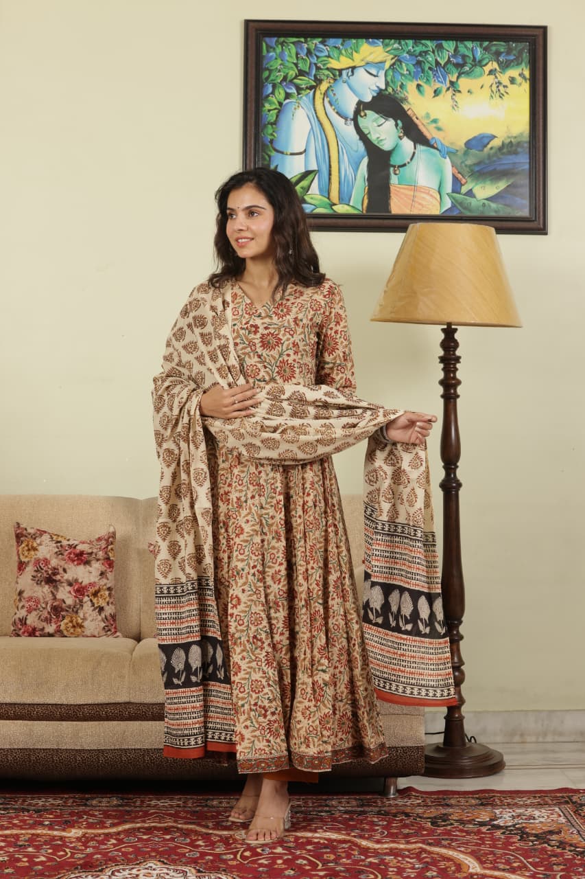HAND BLACK PRINTED CREAM ANARKALI SET