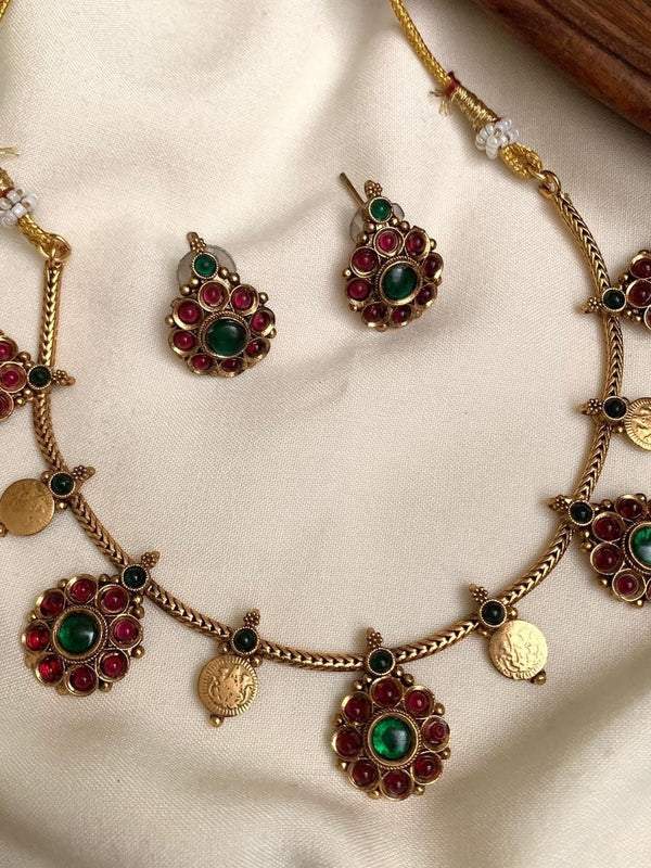 Necklace and earing set