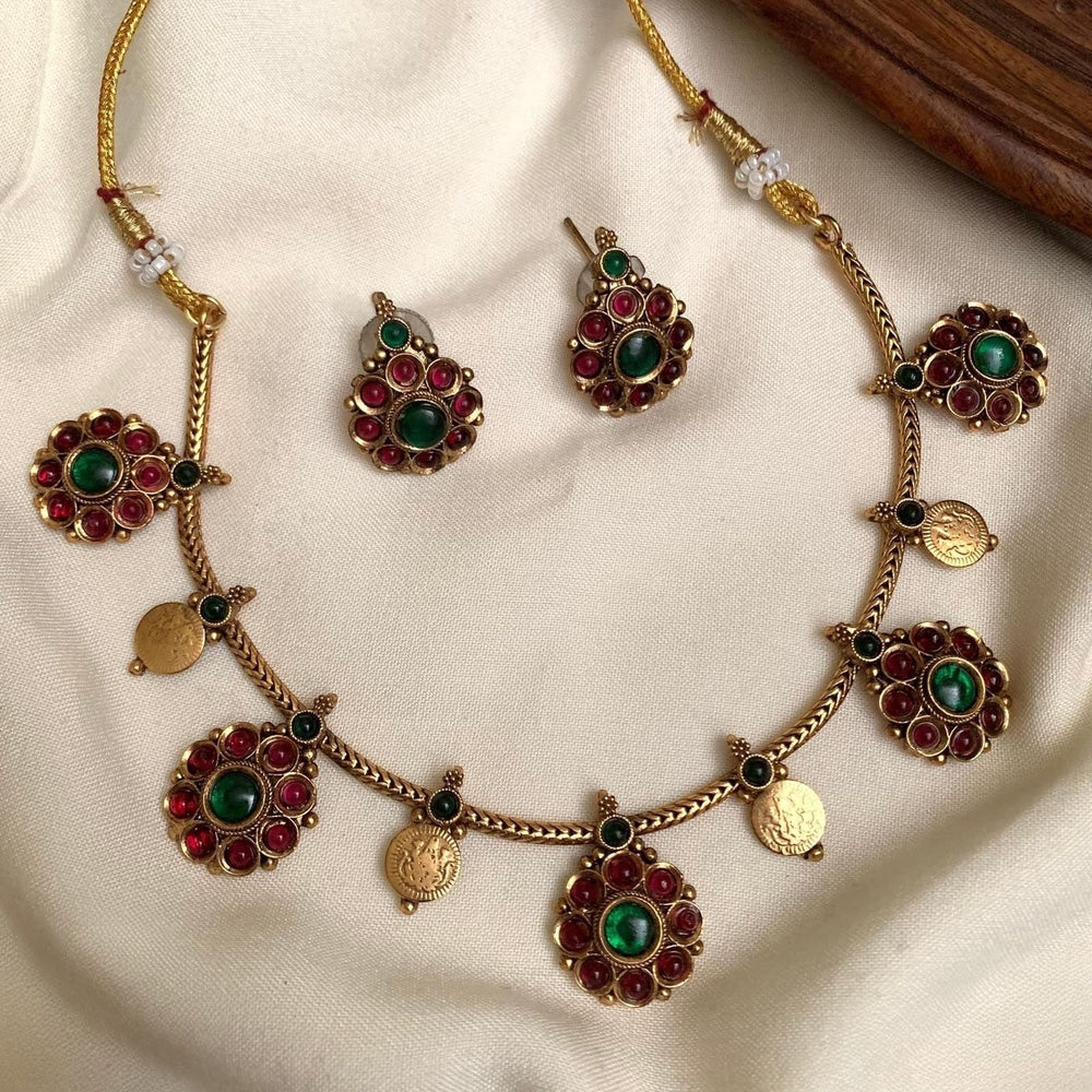 Necklace and earing set