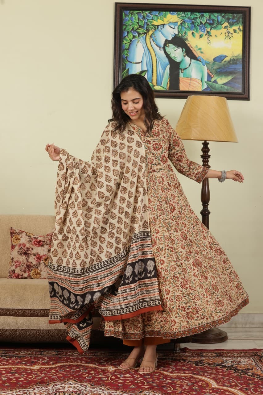 HAND BLACK PRINTED CREAM ANARKALI SET