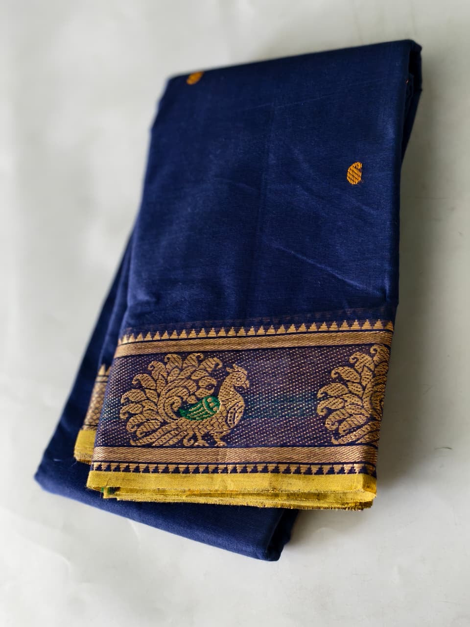 KANCHI COTTON SAREE WITH CONTRAST ZARI BORDER
